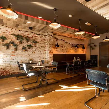 Boutique Hotel De Statie-3